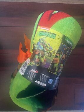 Nickelodeon Teenage Mutant Ninja Turtles Green & Orange Plush Throw